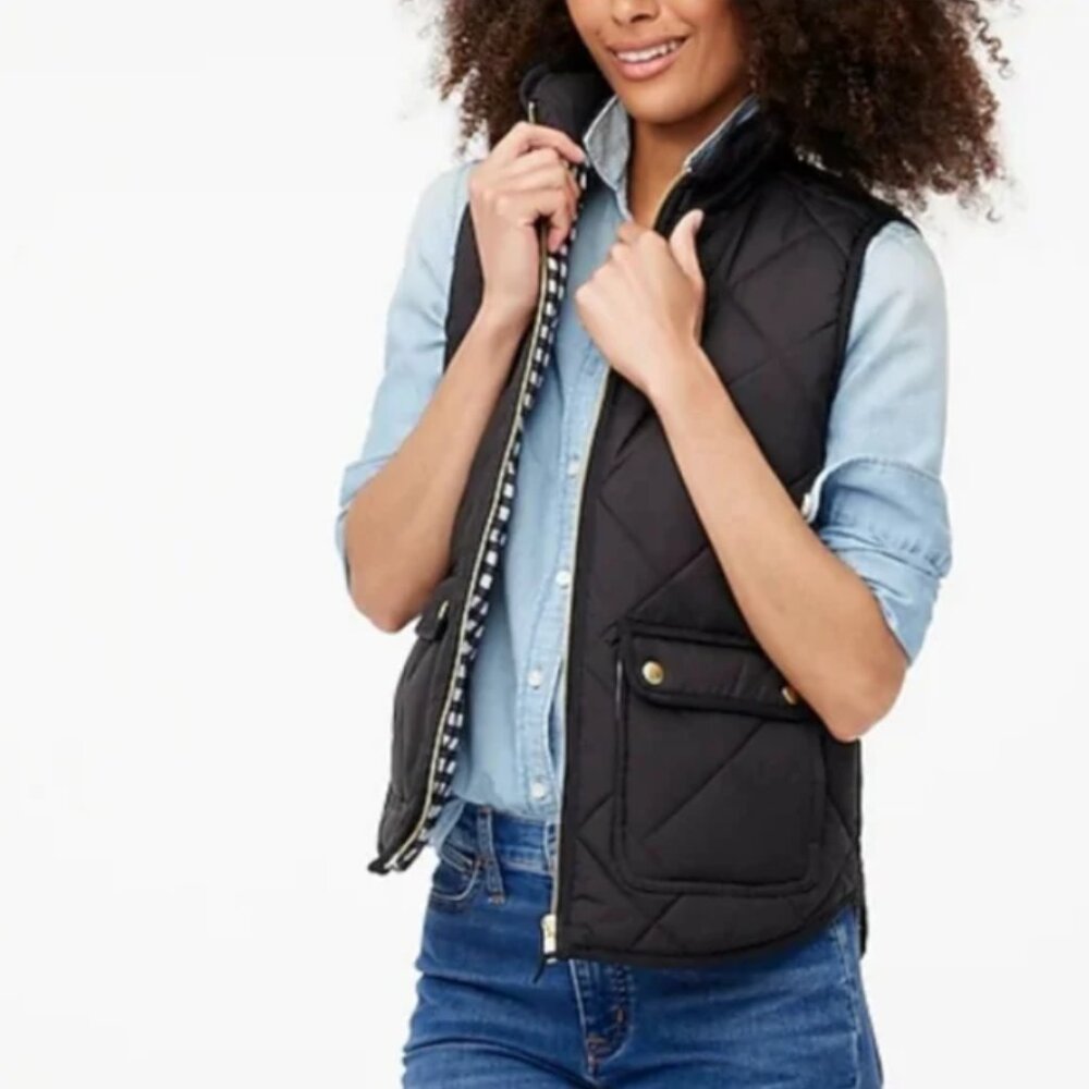 J. Crew black quilted puffer vest with snap‎ pockets S